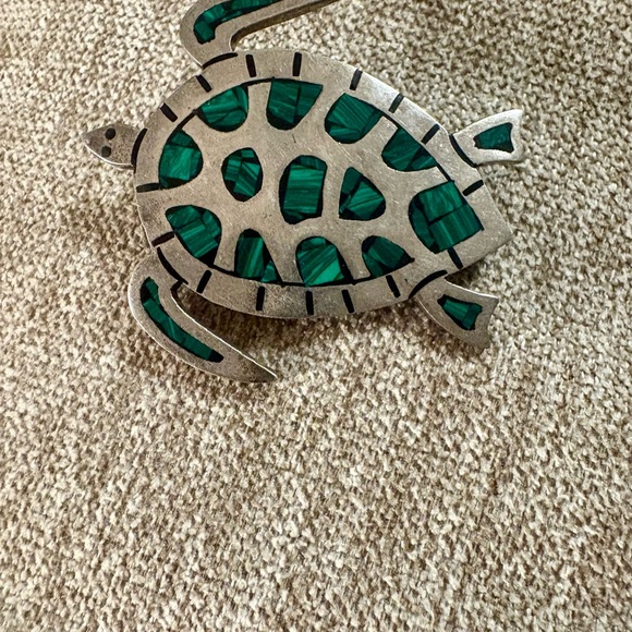 Turtle Pin - Picture 2 of 4